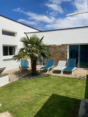 maison avec piscine couverte